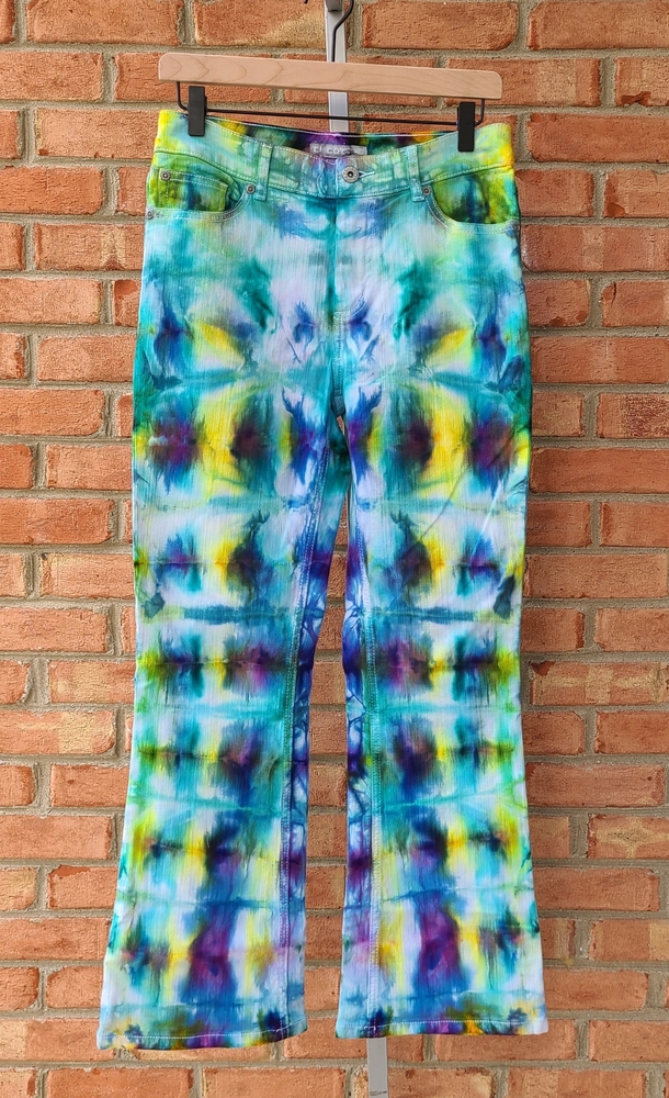 Chico platinum boot cut jeans tie dye short
